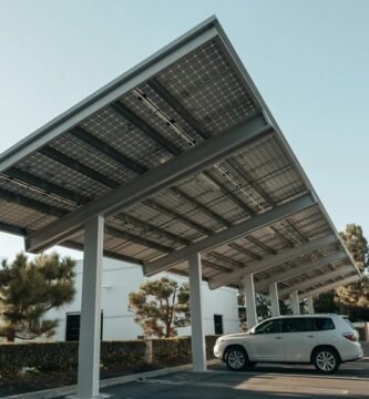 portable solar power generators for camping 2025